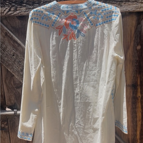 NWT Embroidered White and Blue Women's Tunic - Picture 5 of 8